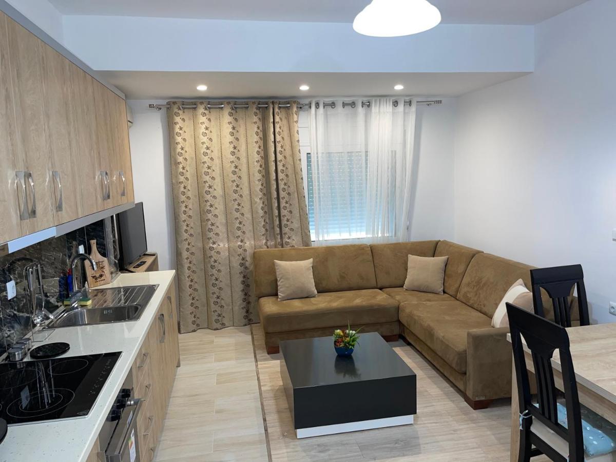 Garden Villa Apartments Sarande Bagian luar foto