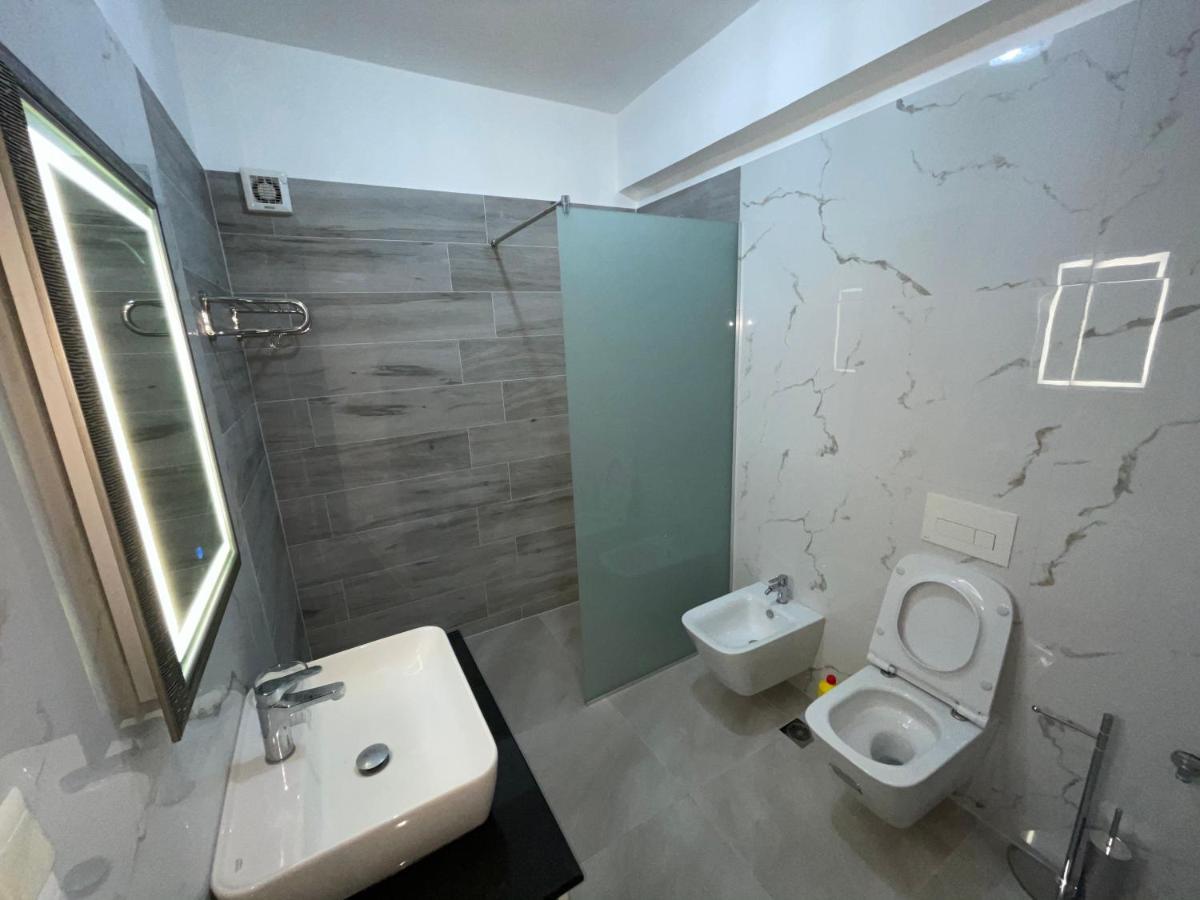 Garden Villa Apartments Sarande Bagian luar foto
