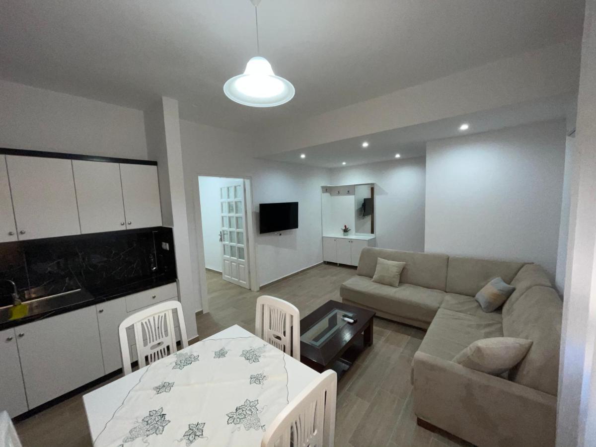 Garden Villa Apartments Sarande Bagian luar foto