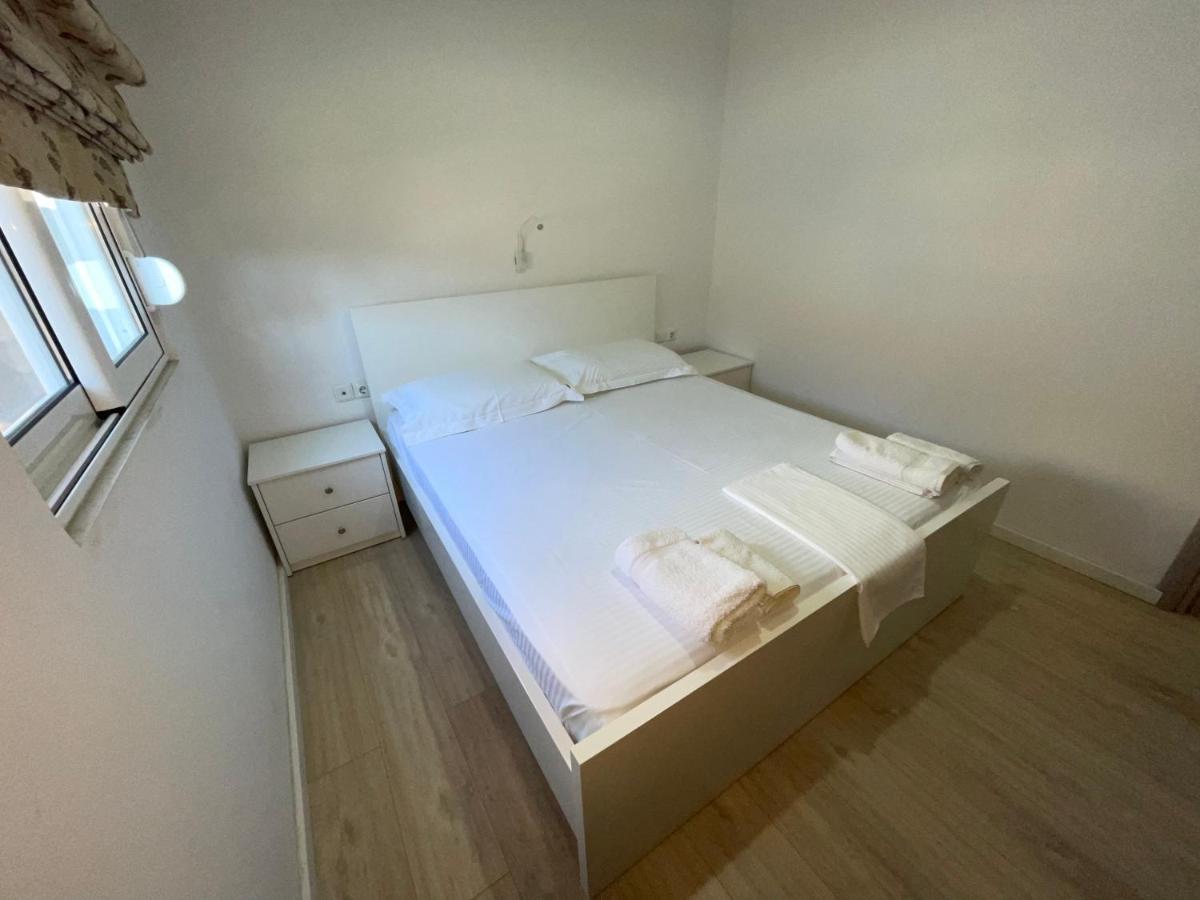 Garden Villa Apartments Sarande Bagian luar foto
