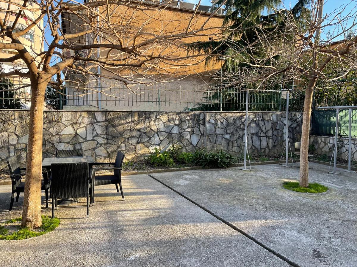 Garden Villa Apartments Sarande Bagian luar foto