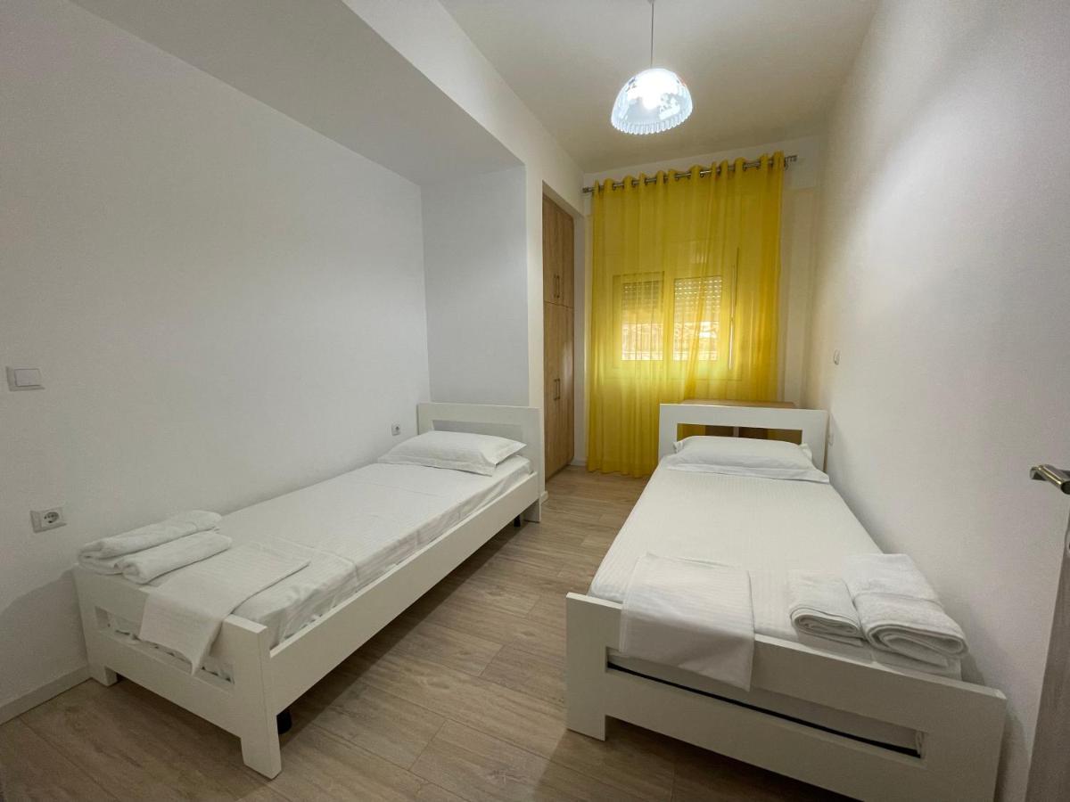 Garden Villa Apartments Sarande Bagian luar foto