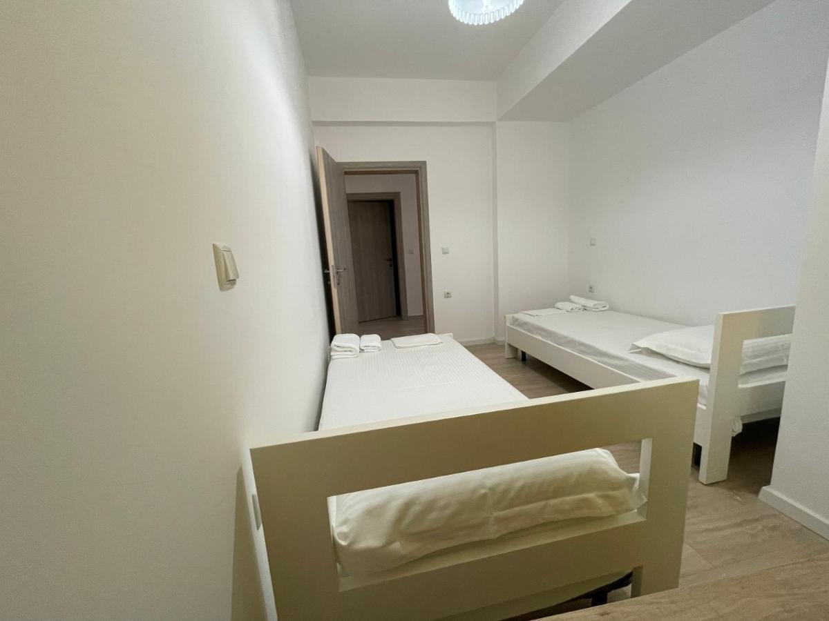 Garden Villa Apartments Sarande Bagian luar foto