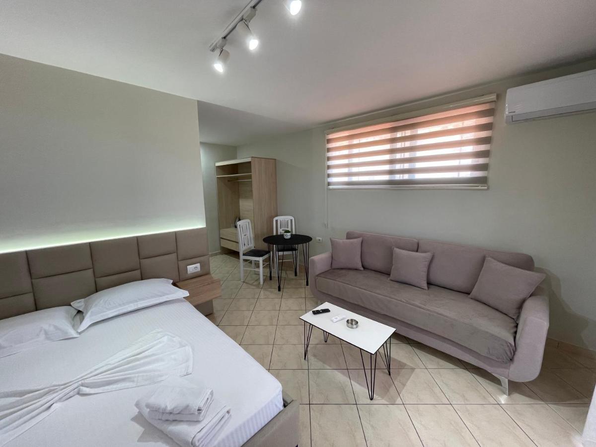 Garden Villa Apartments Sarande Bagian luar foto