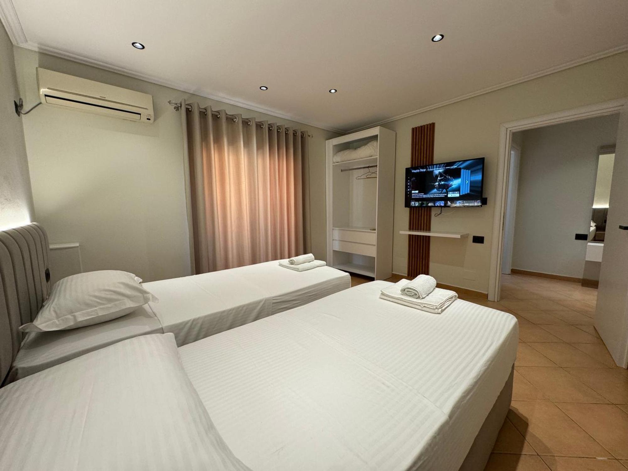 Garden Villa Apartments Sarande Bagian luar foto
