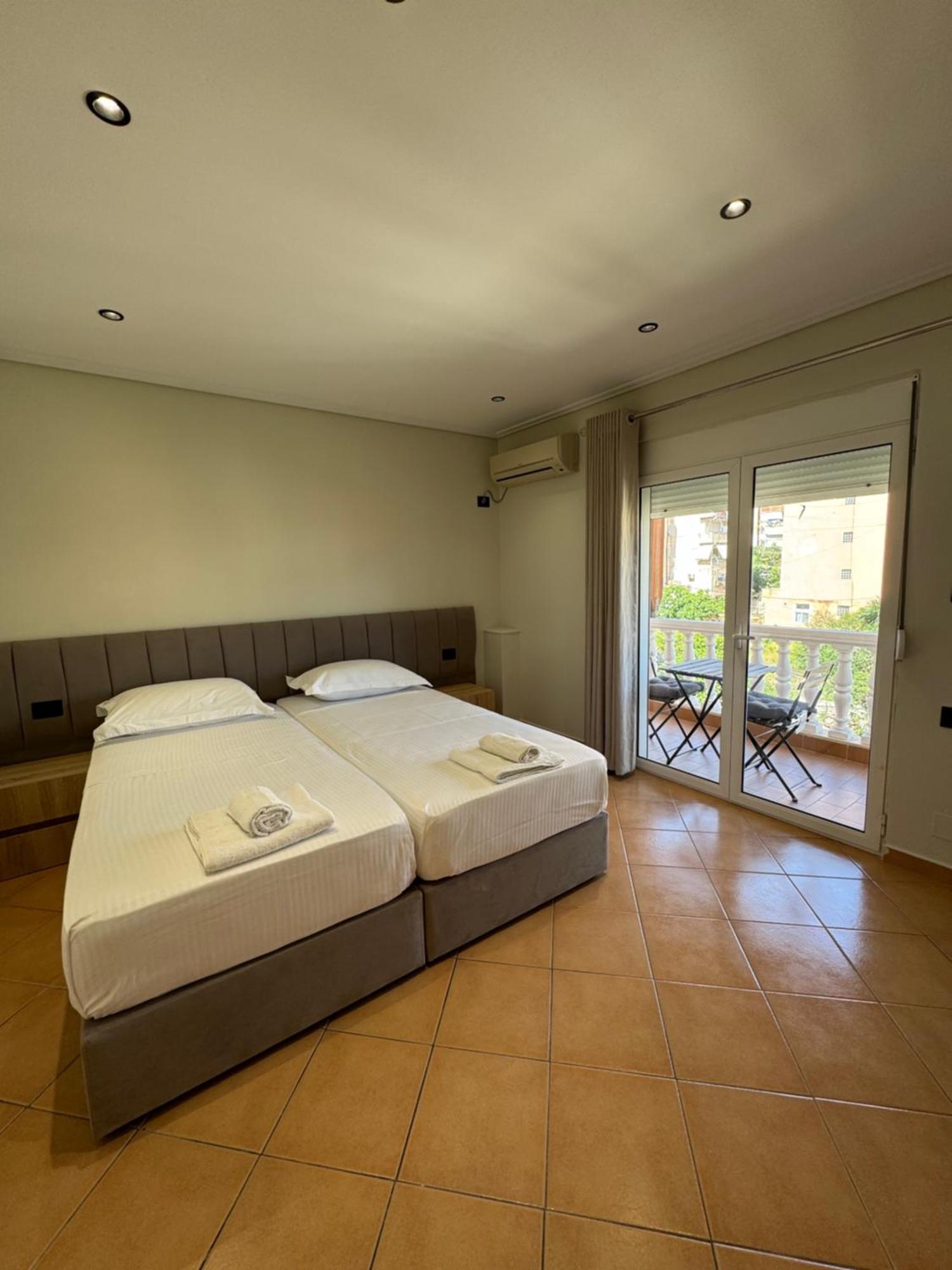 Garden Villa Apartments Sarande Bagian luar foto
