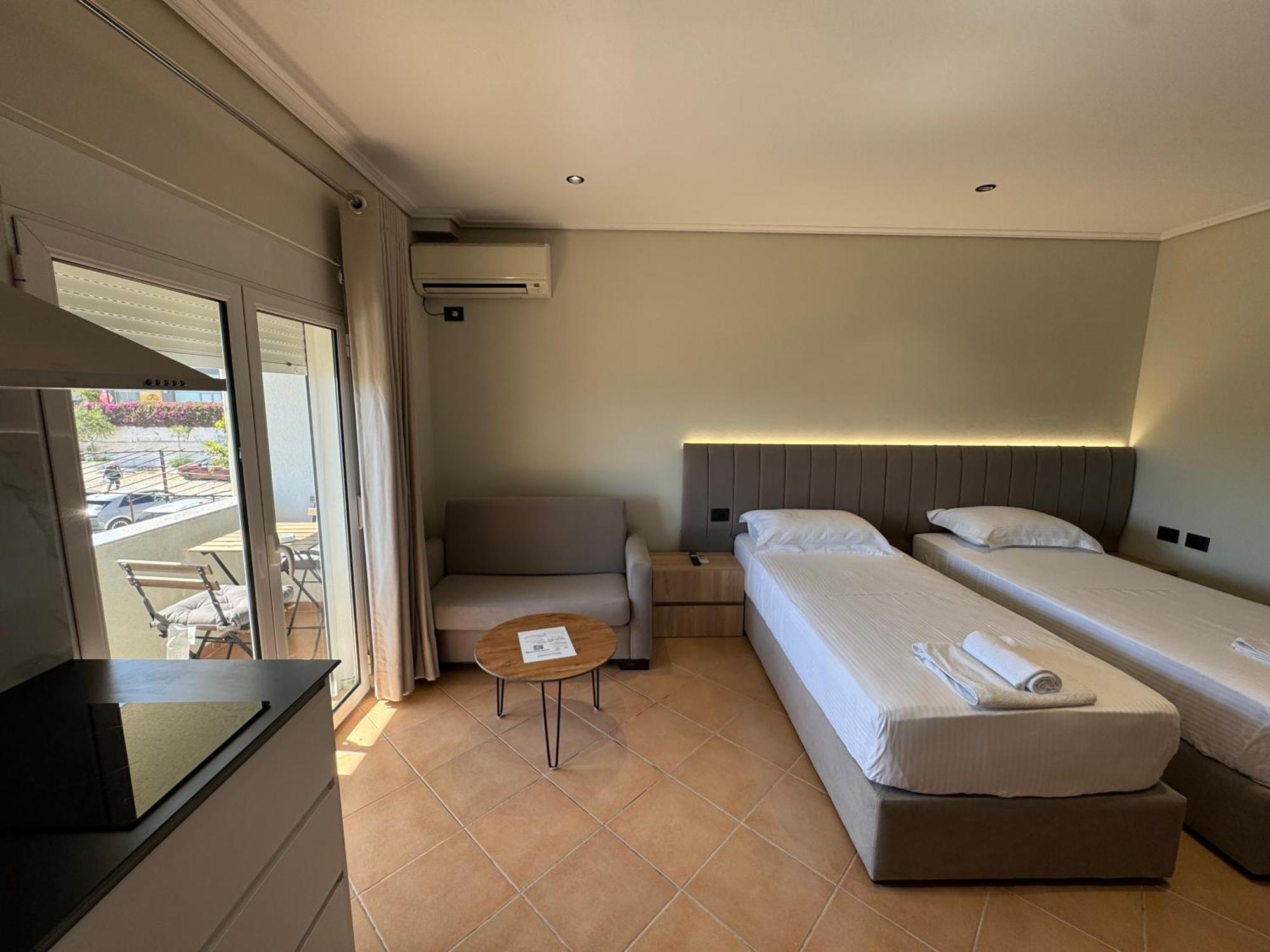 Garden Villa Apartments Sarande Bagian luar foto