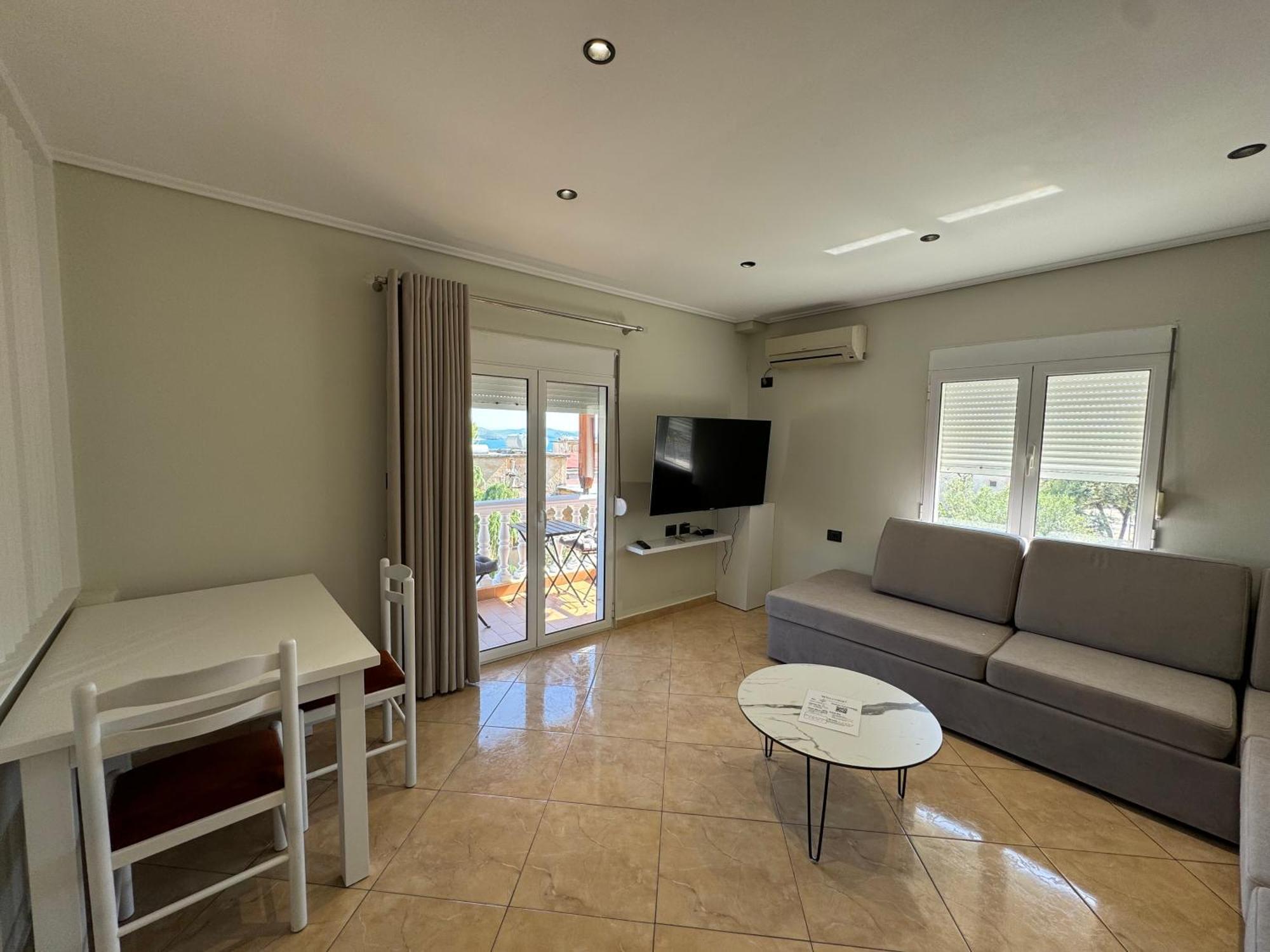 Garden Villa Apartments Sarande Bagian luar foto