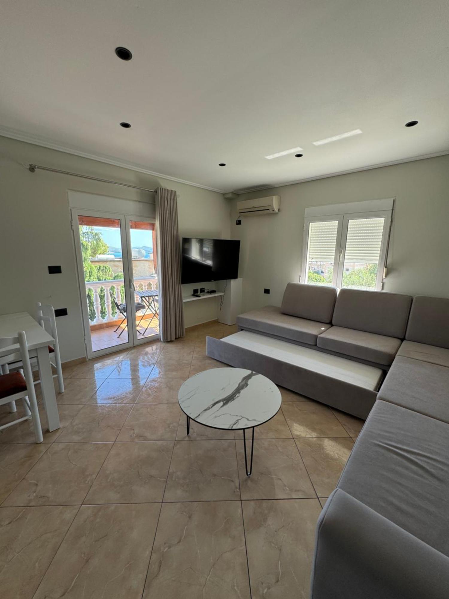 Garden Villa Apartments Sarande Bagian luar foto