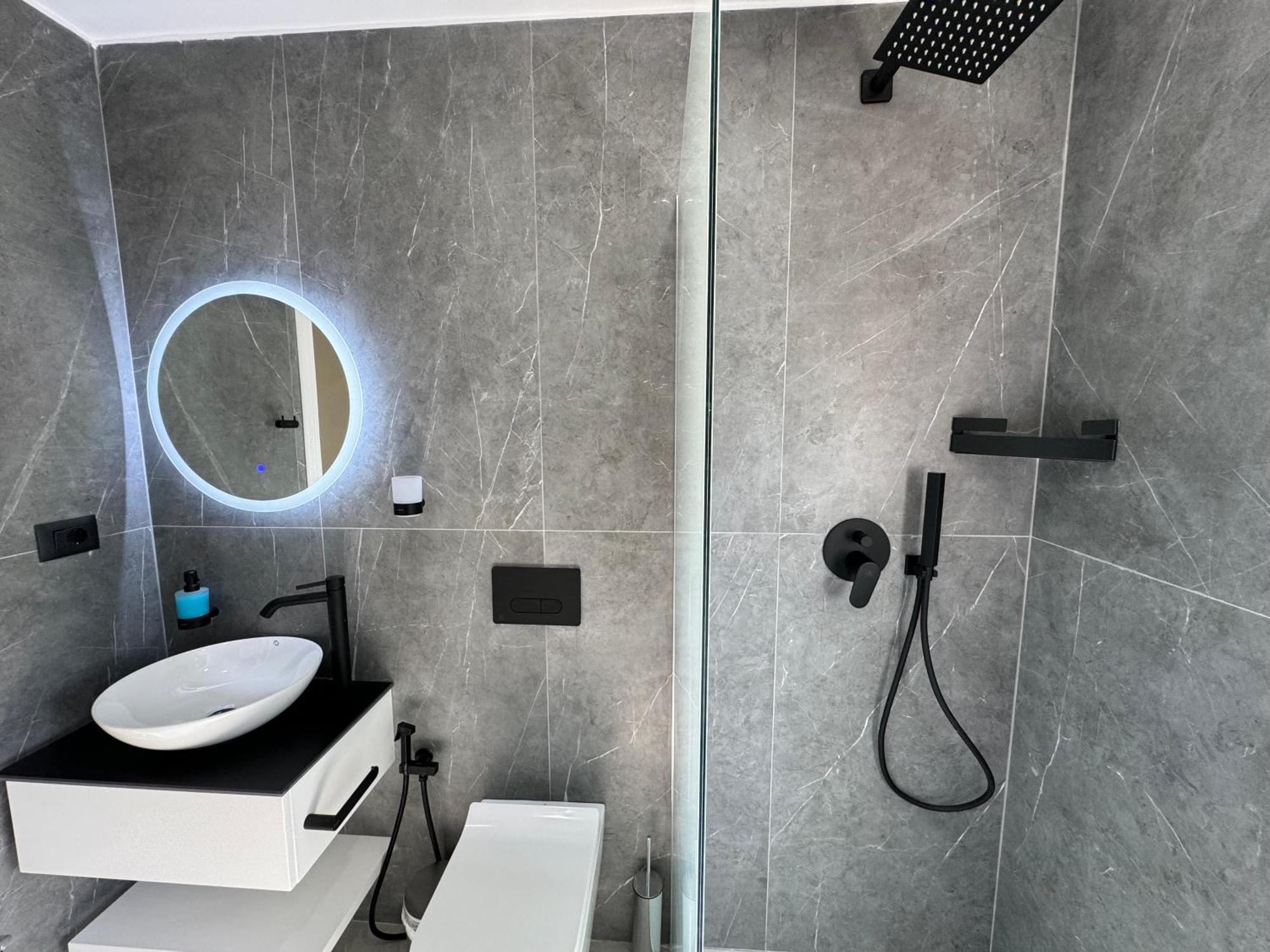 Garden Villa Apartments Sarande Bagian luar foto